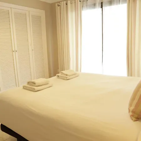 Center Seafront 3 Bedroom By Houselogy Apartment *