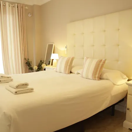 Center Seafront 3 Bedroom By Houselogy * Marbella