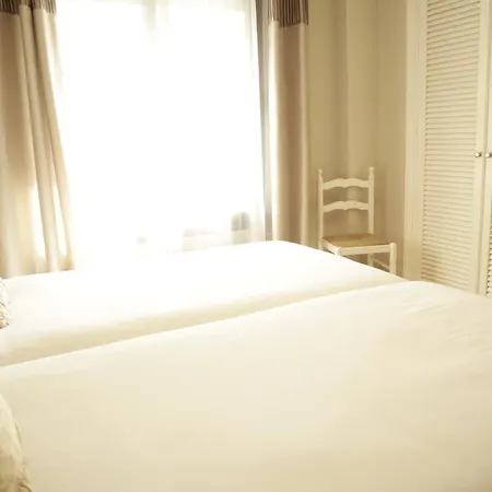 Center Seafront 3 Bedroom By Houselogy Apartment