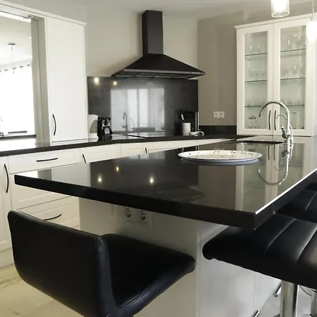 Center Seafront 3 Bedroom By Houselogy Apartment Marbella